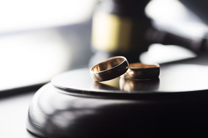2 rings lay at the divorce court proceedings at a NJ court house.